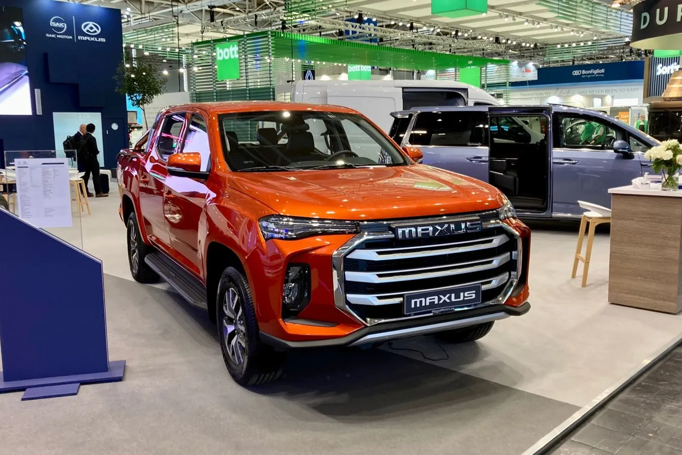 Bereits bestellbar ist auch der erste vollelektrische Pick-up in Deutschland, der Maxus T90 EV.