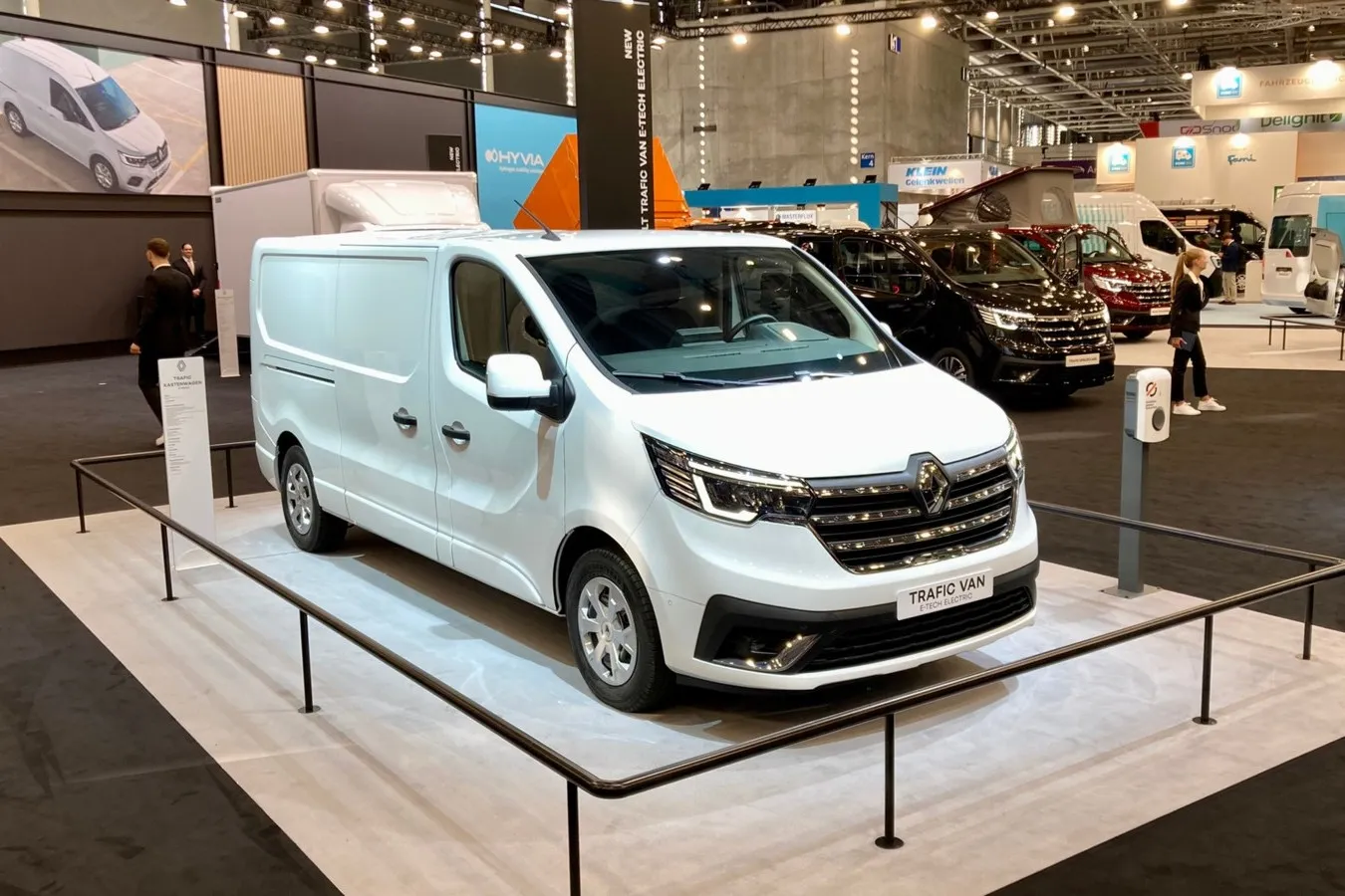 Mit der IAA-Premiere Trafic E-Tech Electric hat Renault jetzt in jedem Transporter-Segment eine Elektro-Variante im Programm.