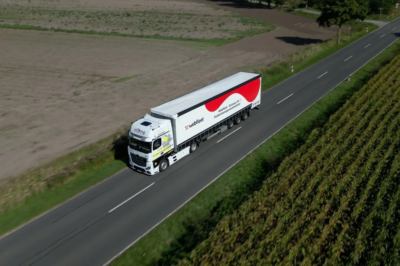 HVO100 als Brückentechnologie: Mit dem Einsatz von Biokraftstoffen für unplanbare Transporte zeigt das Unternehmen, dass nachhaltige Mobilität auch pragmatische Ansätze erfordert.