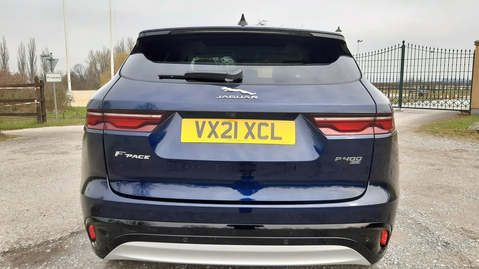 Mit dem P400 e PHEV zieht erstmals ein Plug-in-Hybrid bei Jaguar ein.