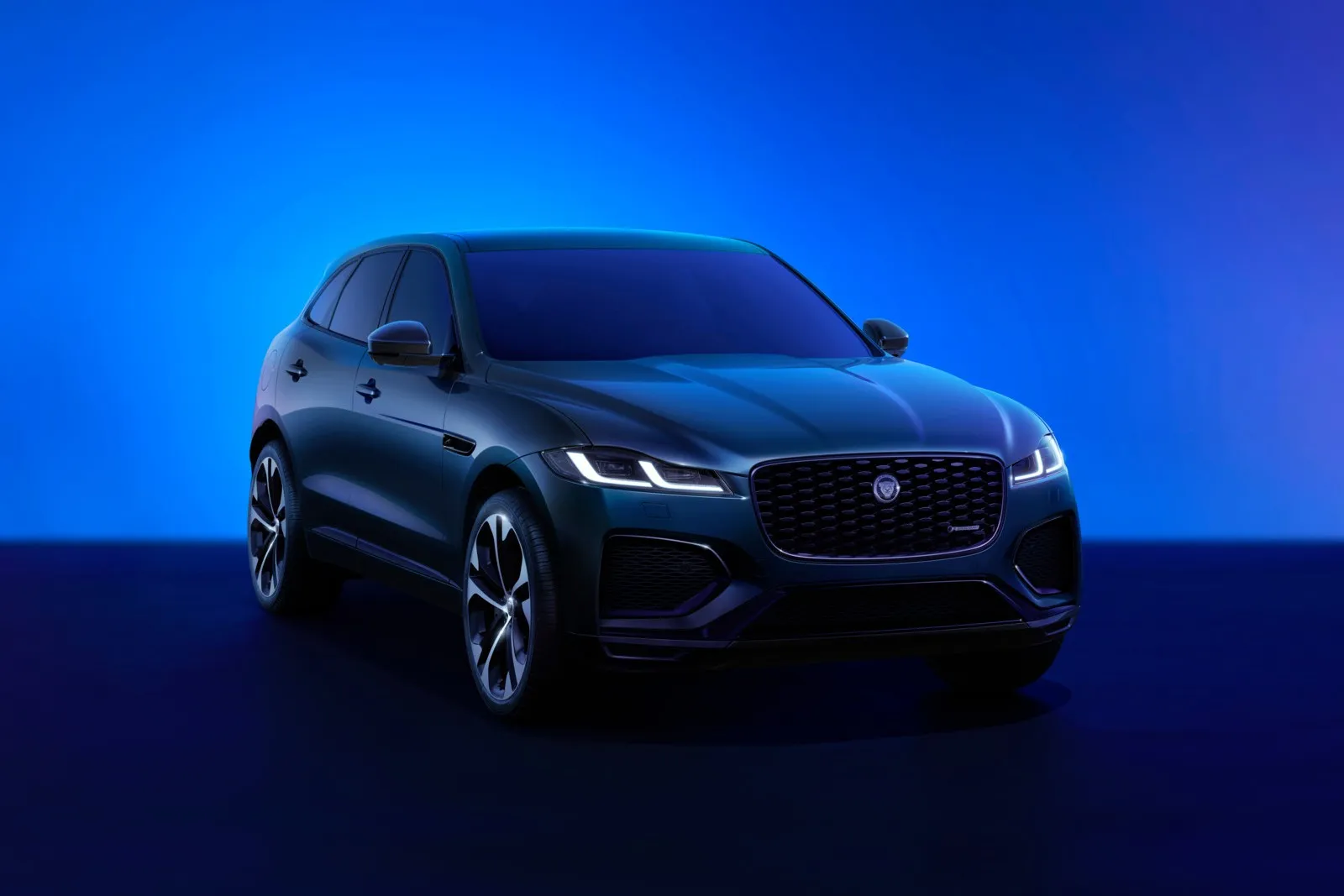 Jaguar F-Pace D200 AWD: Beim 204 PS starken Jaguar F-Pace D200 AWD mit „Jaguar Care“-Paket werden insgesamt 3.395 Euro Wartungskosten.