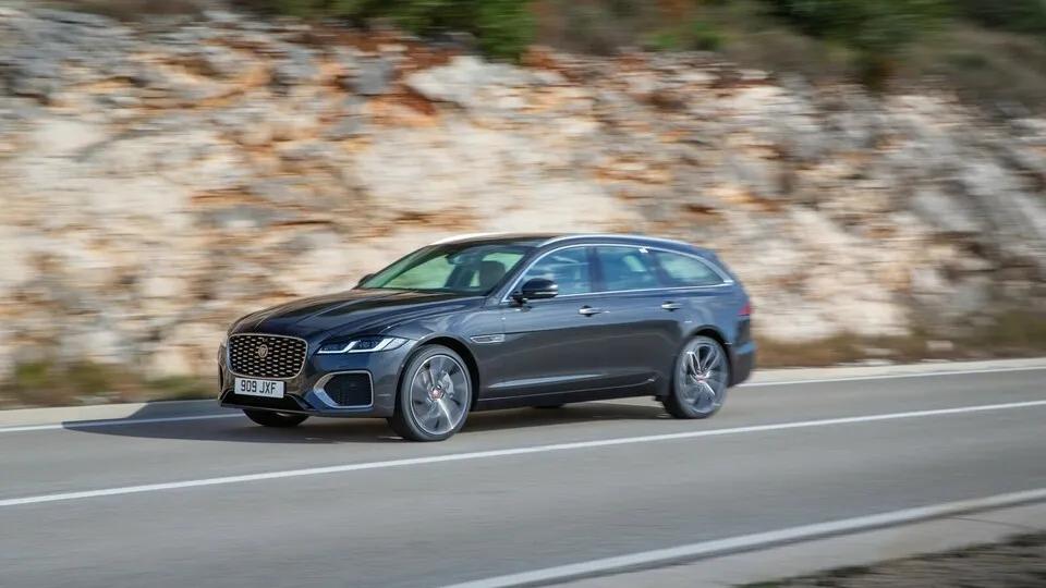Der Jaguar XF Sportbrake führt unseren Wartungskosten-Vergleich an – dank dem Wartungspaket Jaguar Care.
