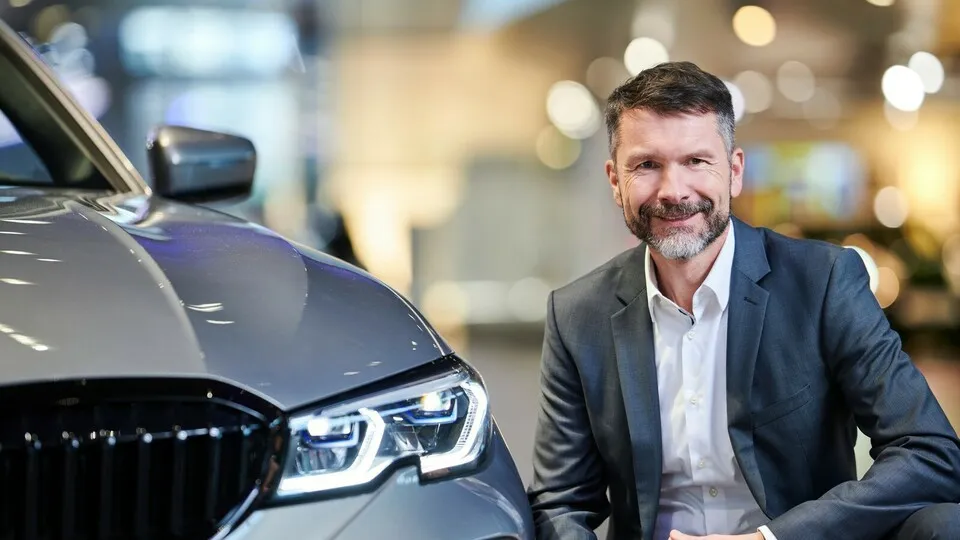 André Janssen-Timmen, bei BMW verantwortlich für den Großkundenvertrieb, kann Flotten- und Gewerbekunden ein immer größeres Portfolio an reinen Elektroautos und Plug-in-Hybriden anbieten.