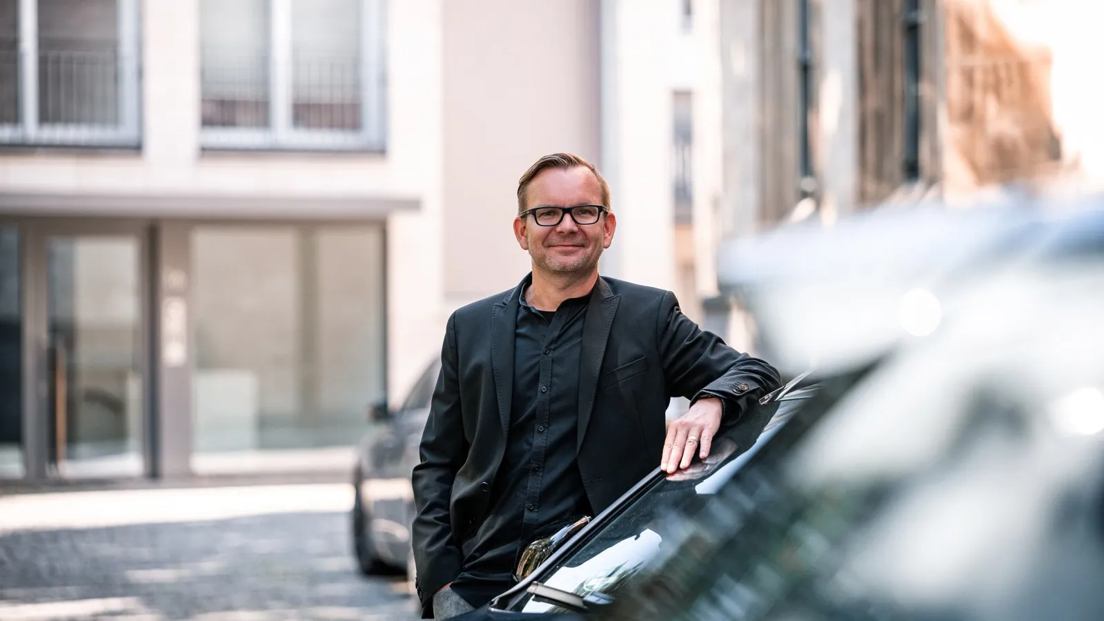 Alexander Kaiser, COO Fleetpool: „Wir ermöglichen Unternehmen durch das Autoabo, mit einer einfachen und unkomplizierten Abwicklung in die E-Mobilität einzusteigen, um so in die Zukunft investieren und den Fuhrpark nachhaltiger gestalten zu können.“