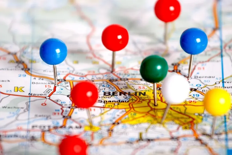 Beim privaten E-Auto-Bestand zeigen sich deutliche regionale Unterschiede. Besonders stark wächst die Quote aktuell in Schleswig-Holstein und Niedersachsen.