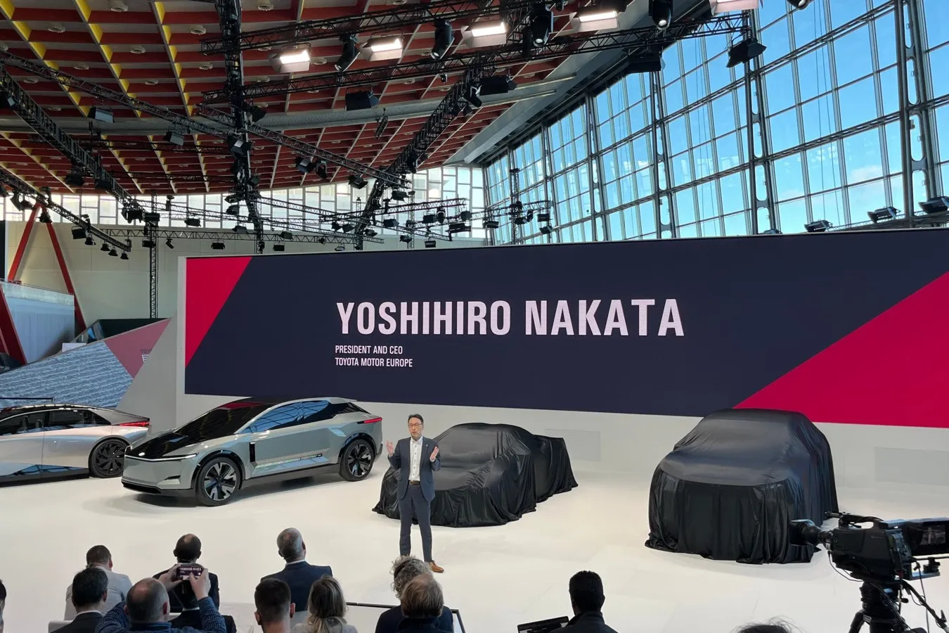Yoshihiro Nakata (Präsident und CEO, Toyota Motor Europe) bestärkt Toyotas Ausrichtung hinsichtlich elektrifizierter, intelligenter und diverser Modellpaletten.