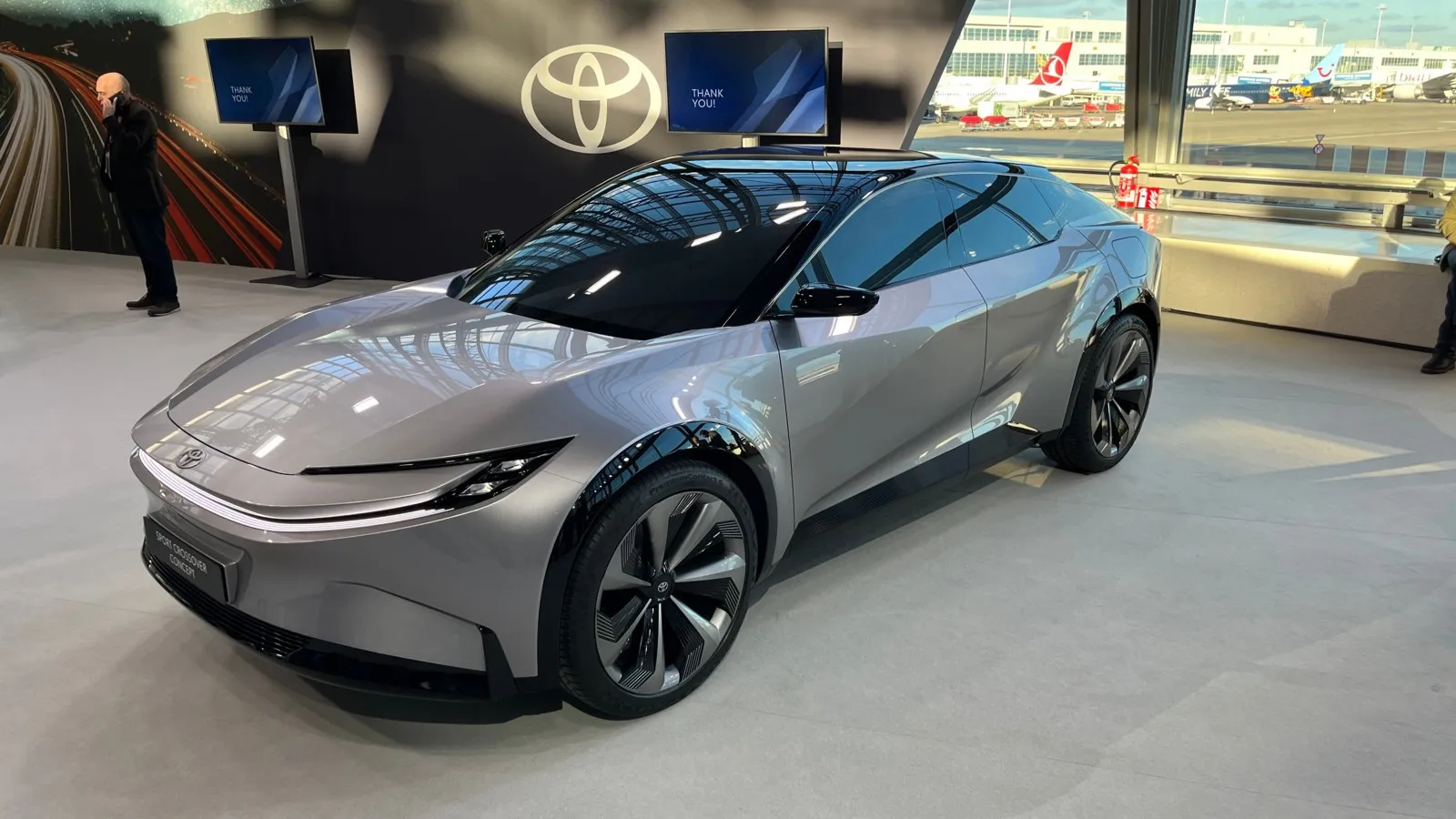 Das Sport Crossover Concept mit coupéhaft abfallender Dachlinie ist in Europa für 2025 geplant.