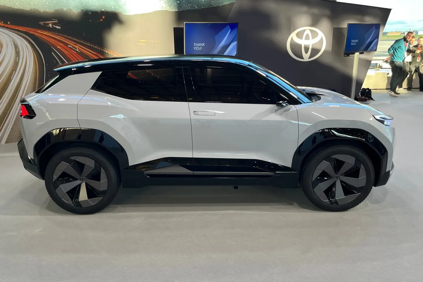 Das Urban SUV Concept ist etwa 4,3 Meter lang.