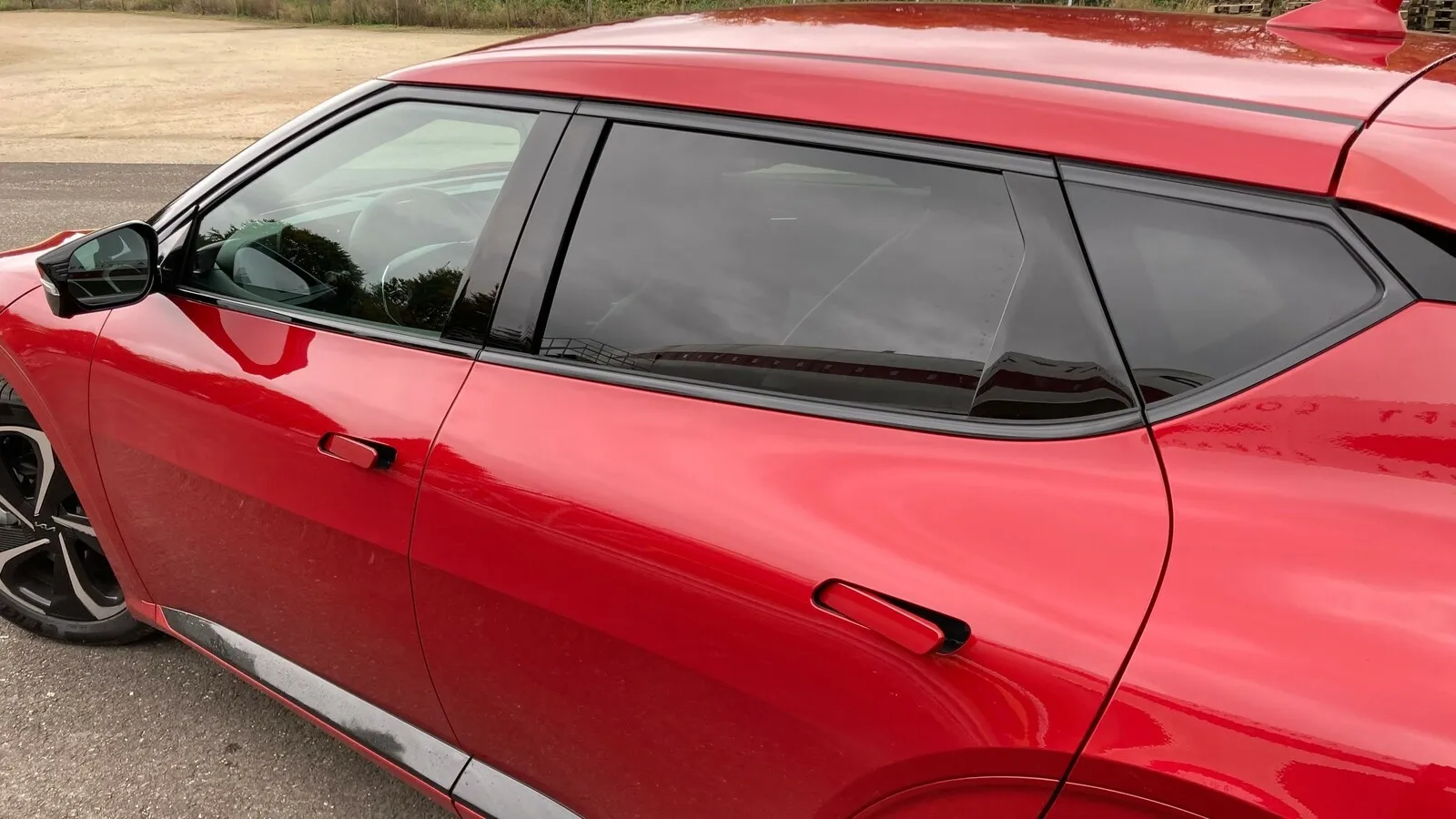 Die Türgriffe des Kia EV6 fahren nur bei Bedarf aus.