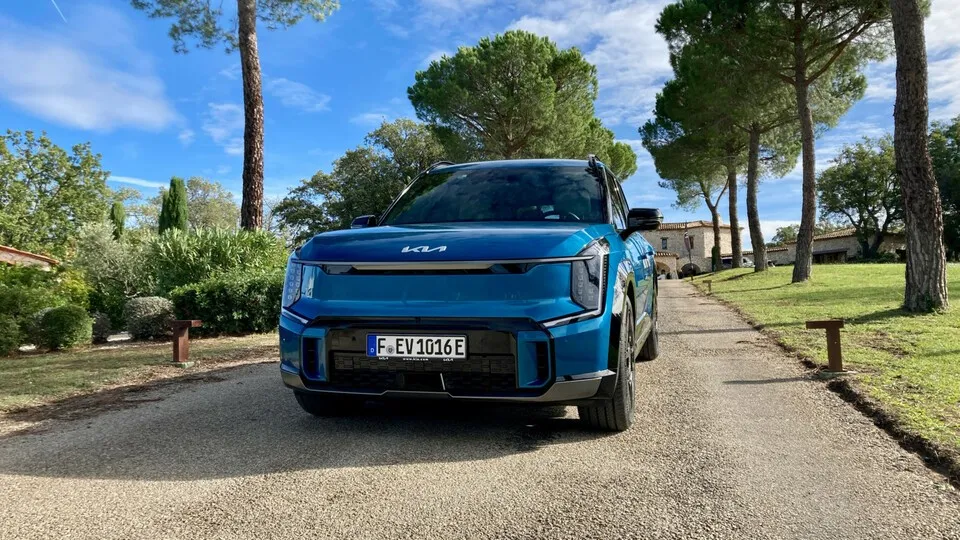 Prägnante Erscheinung: Kias neues Topmodell, das Elektro-SUV EV9.