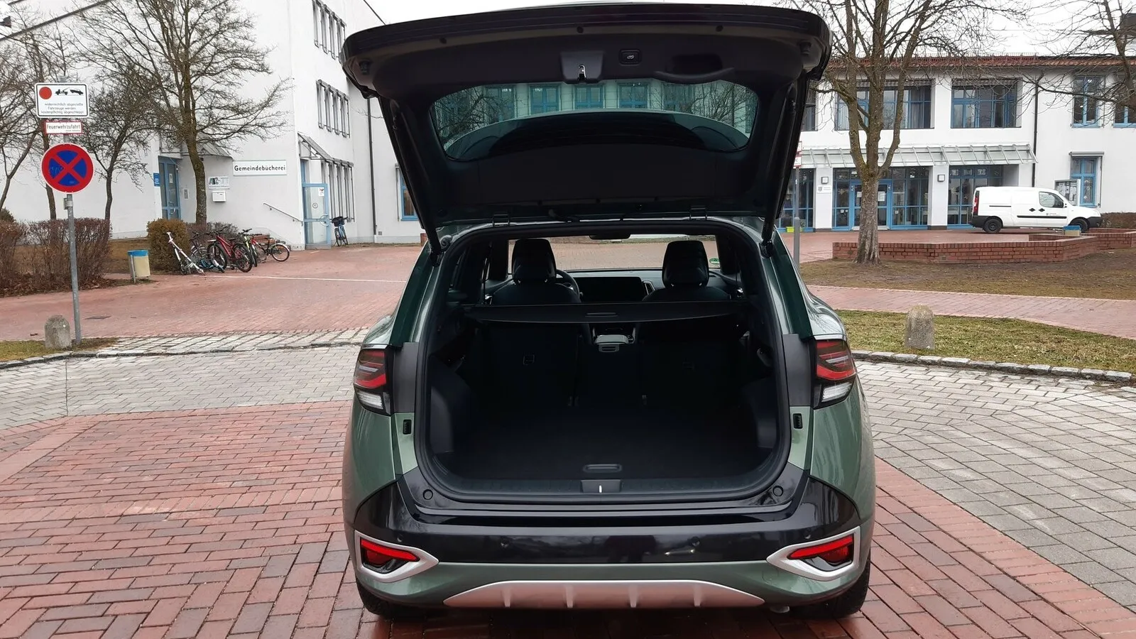 Je nach Motorisierung passen 526 bis 561 Liter in den Kofferraum des Kompakt-SUVs.