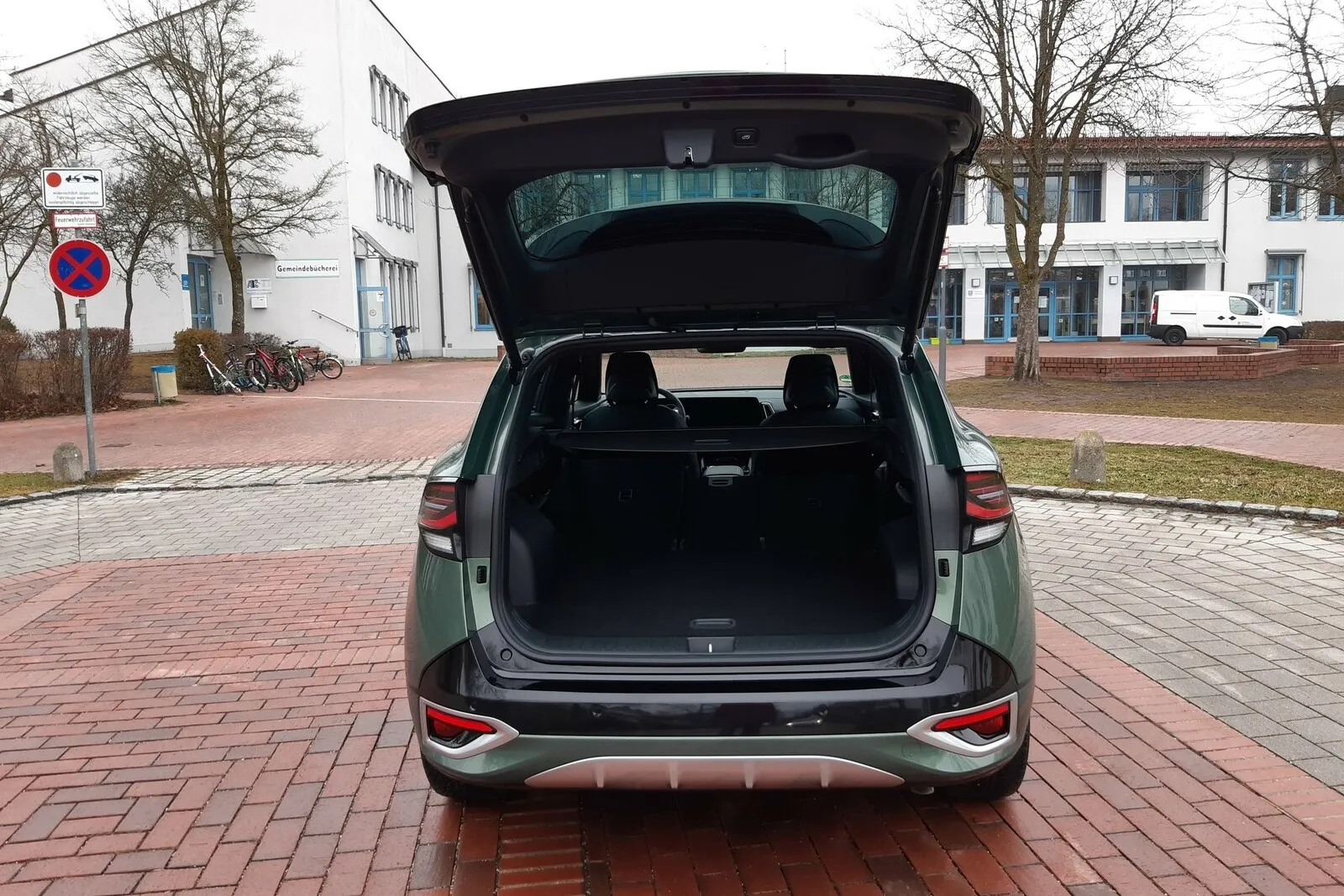 Je nach Motorisierung passen 526 bis 561 Liter in den Kofferraum des Kompakt-SUVs.