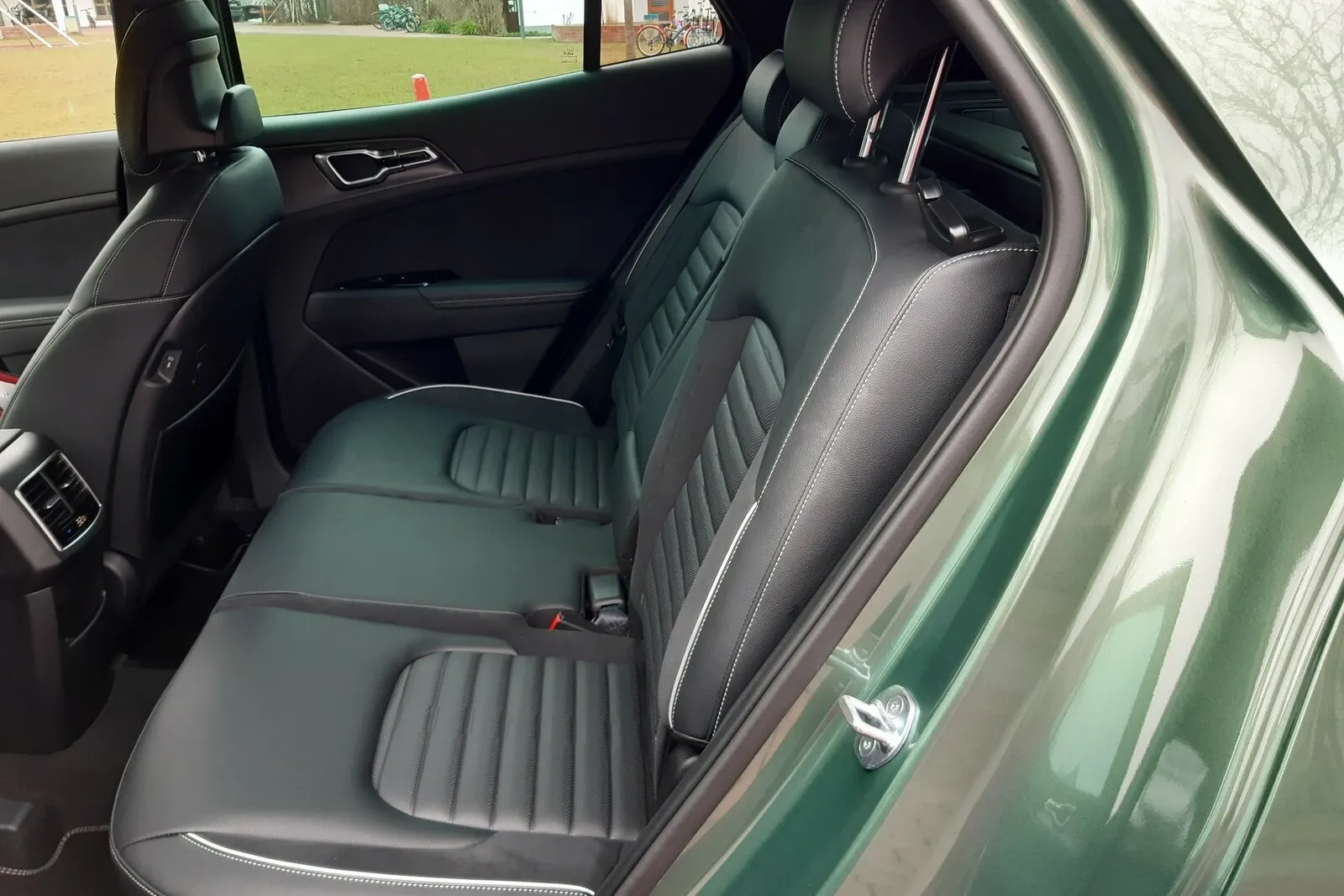 Auch auf der Rückbank bietet der Kia Sportage genügend Platz.