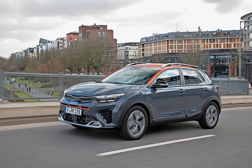 Kia Stonic 1.0 T-GDI OPF Mildhybrid: Für das 120-PS-SUV werden in drei Jahren insgesamt rund knapp 1.130 Euro fällig.