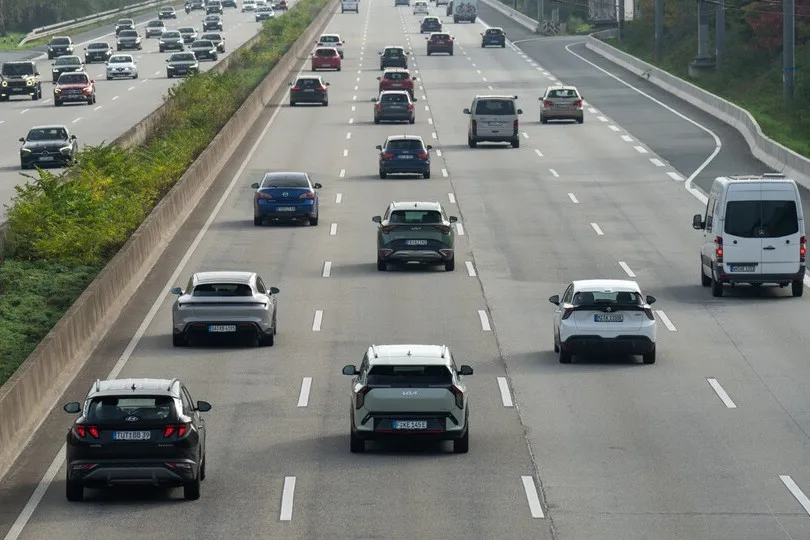 Deutsche Fahrer setzen den E-Auto-Trend fort: Fast 69.000 reine Elektroautos wurden im vergangenen Monat neu zugelassen.