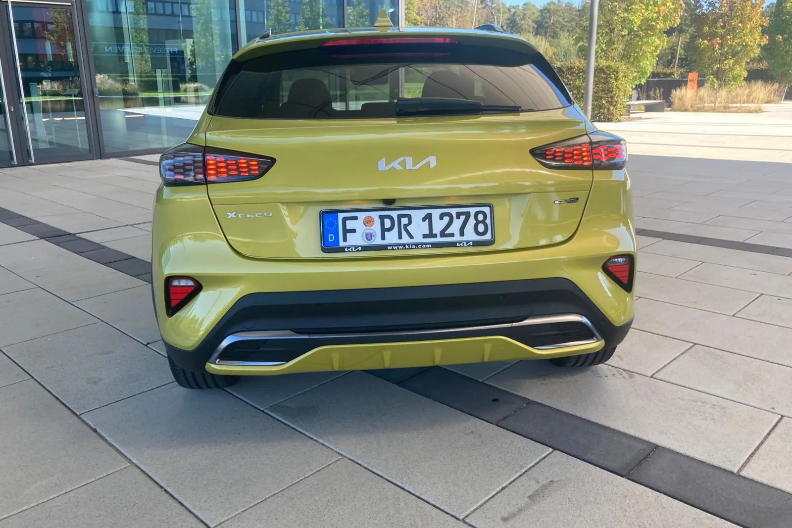 Kia-Standard auch beim gelifteten X Ceed: Sieben Jahre Herstellergarantie und Navigationskarten-Update.