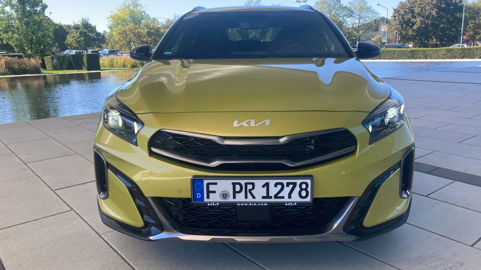 Topmotor ist ein 1,6-Liter-Turbo-Benziner mit 204 PS, der in 7,5 Sekunden Tempo 100 erreicht und 220 km/h Spitze schafft.