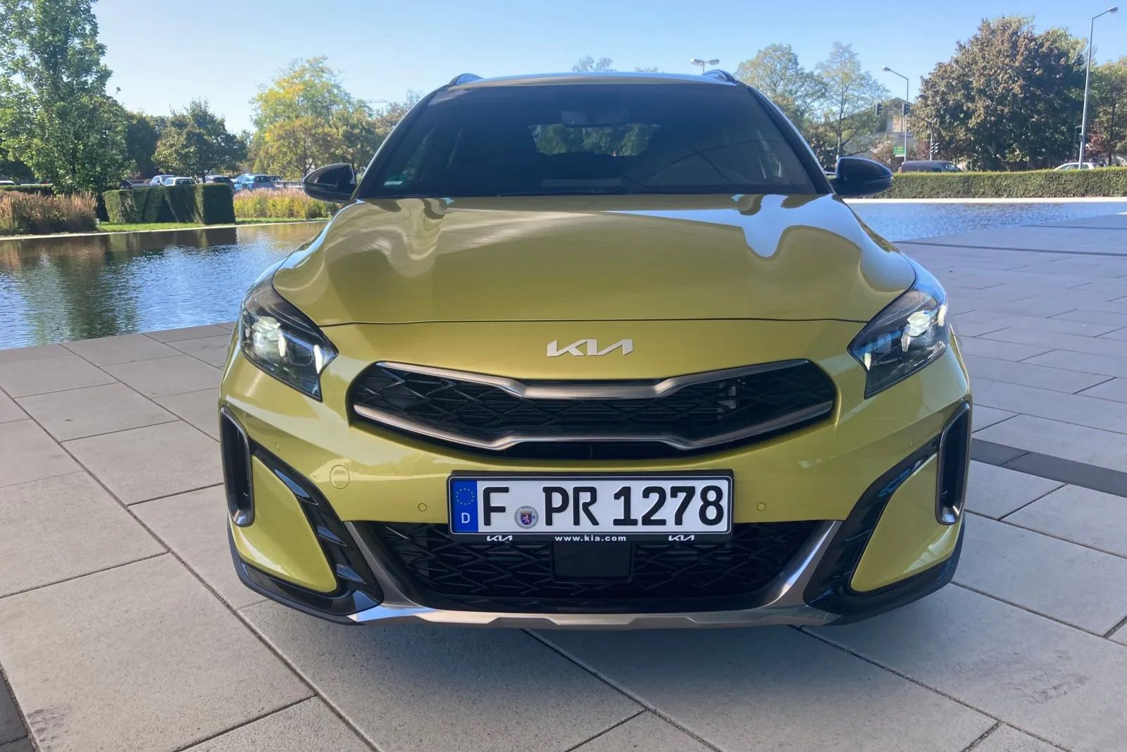 Topmotor ist ein 1,6-Liter-Turbo-Benziner mit 204 PS, der in 7,5 Sekunden Tempo 100 erreicht und 220 km/h Spitze schafft.