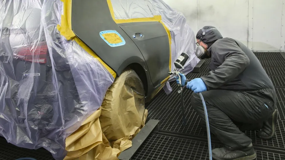 Autoreparaturen sind zunehmend kostspielig.