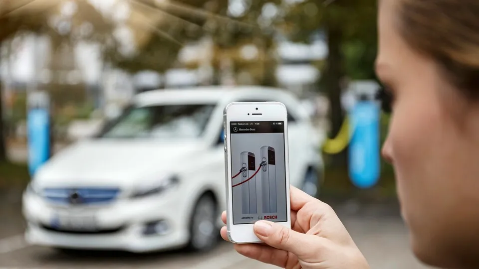 Ladesäulen lassen sich beispielsweise per App freischalten.