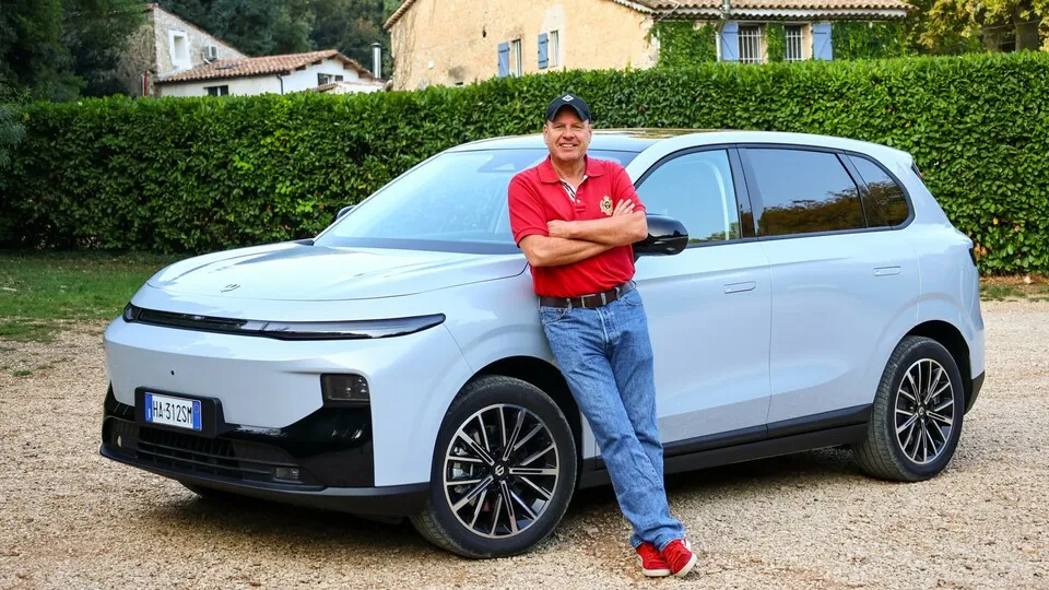 Der neue B10 von der chinesischen Stellantis-Marke Leapmotor könnte ein Gamechanger bei der Demokratisierung von Elektromobilität werden. Bfp-Autor Michael Neher konnte das kompakte Günstig-SUV rund um Nizza testen.