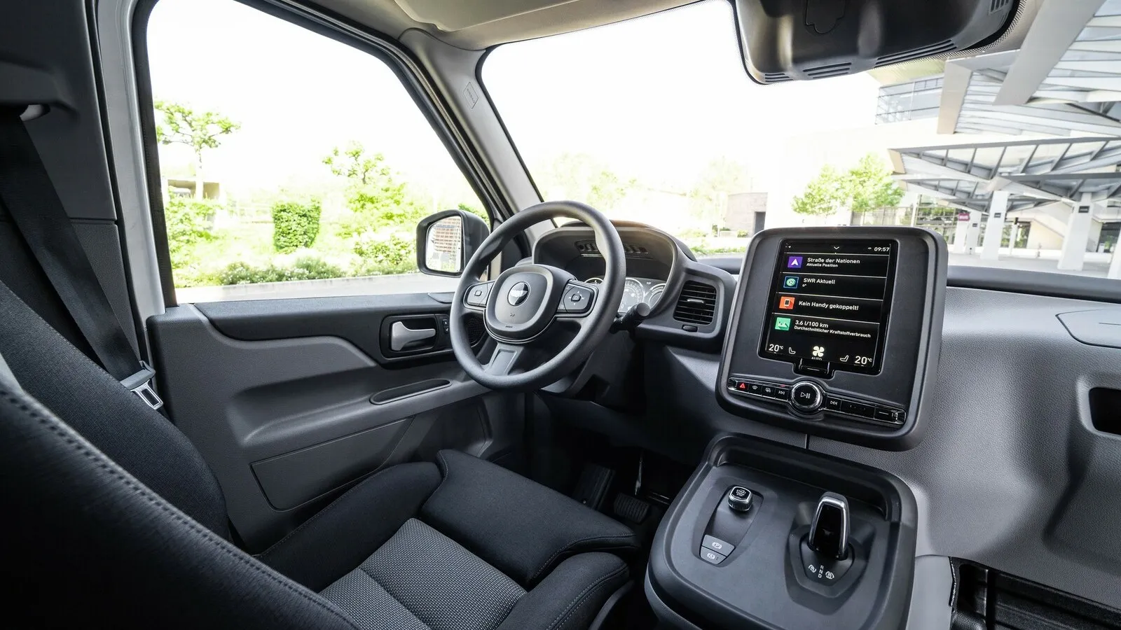 LEVC ist Geely-Tochter. Viel Technik teilt sich der LEVC VN% daher mit Volvo, unter anderem das Interieur.