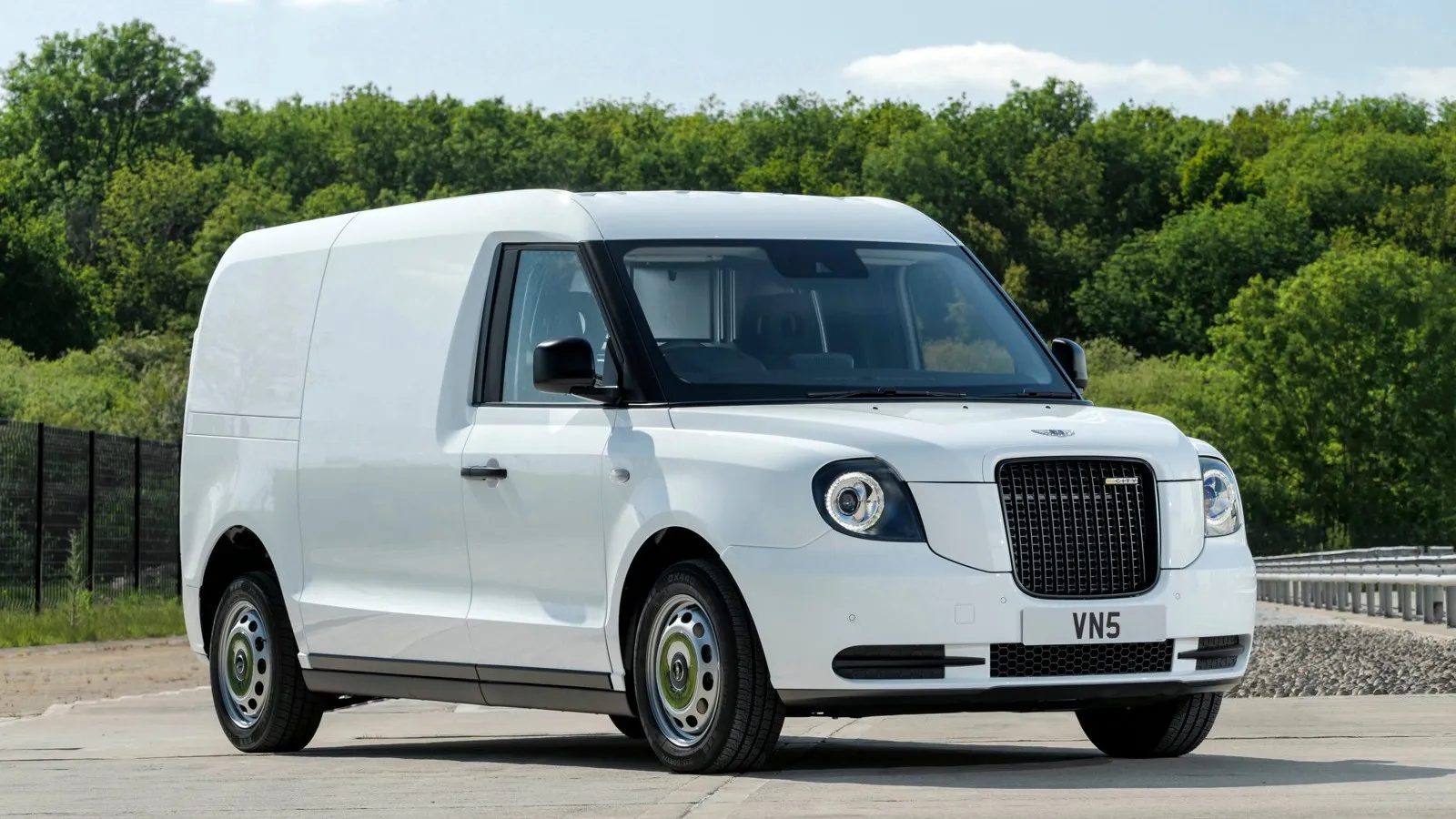 Der LEVC VN5 ist ein serieller Plug-in-Hybrid.