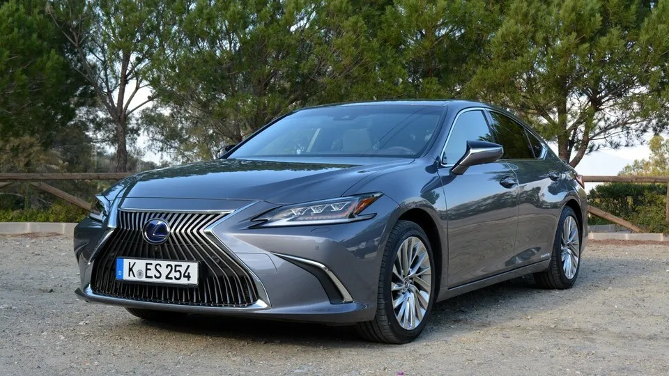 Lexus ES – anders geht auch