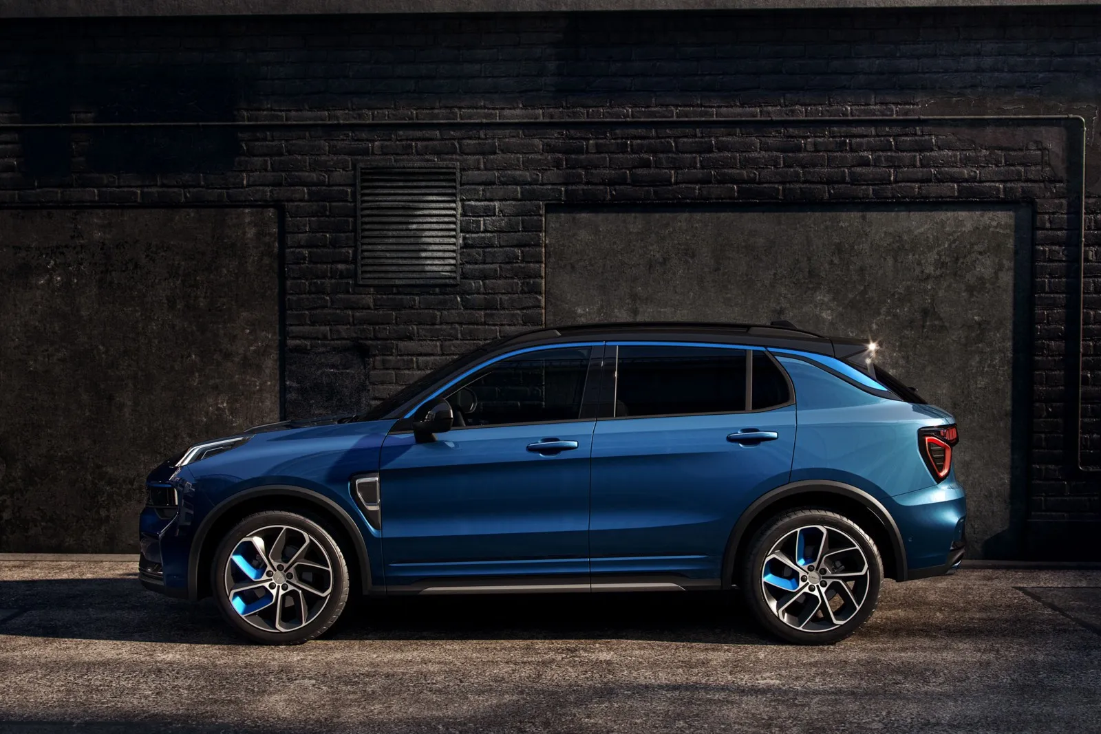 Lynk & Co bietet mit dem 01 ein Kompakt-SUV mit Plug-in-Hybrid an. Das Hauptaugenmerk der Marke liegt beim Vertrieb auf Autoabo-Modellen.