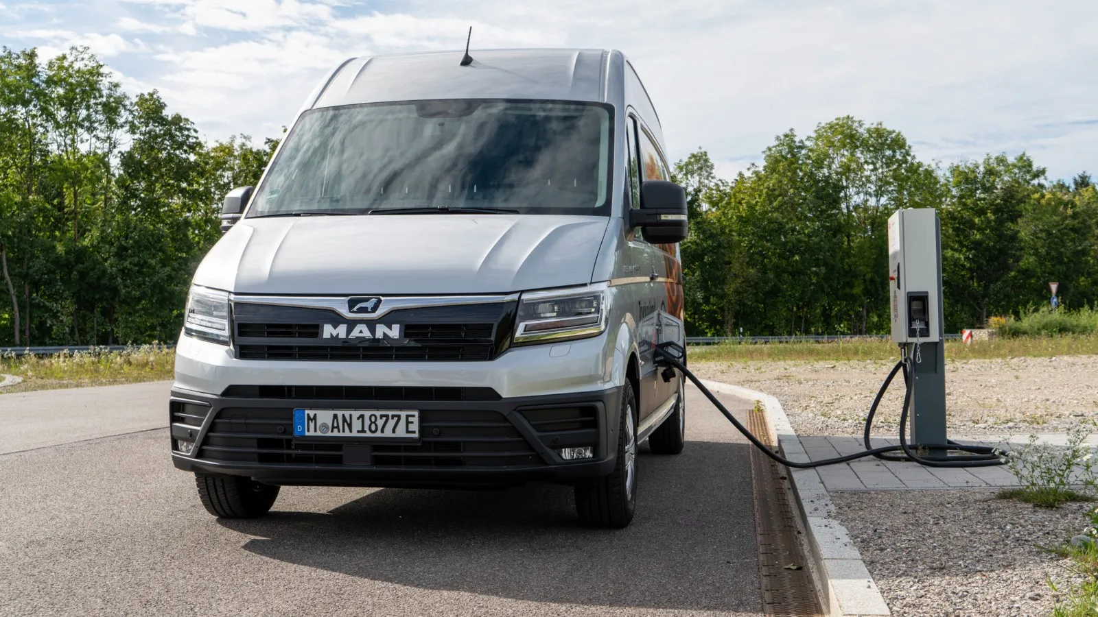 MAN e-TGE Standard 35,8 kWh: Dessen Zwilling von MAN verursacht mit 2.060 Euro noch ein bisschen mehr Wartungskosten.