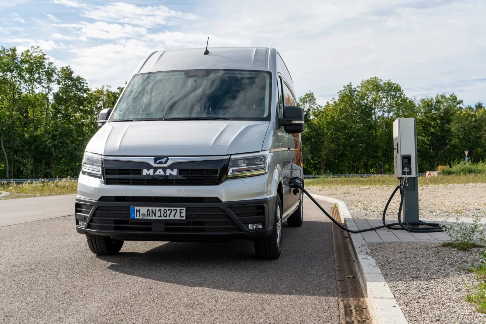 MAN e-TGE Standard 35,8 kWh: Dessen Zwilling von MAN verursacht mit 2.060 Euro noch ein bisschen mehr Wartungskosten.