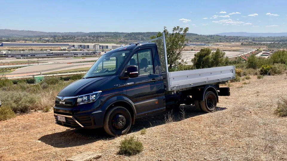 Allrad-TGE mit Pritsche: MAN hat mittlerweile 100.000 Einheiten seines Transporters produziert, jetzt gibt es neue Antriebsalternativen.