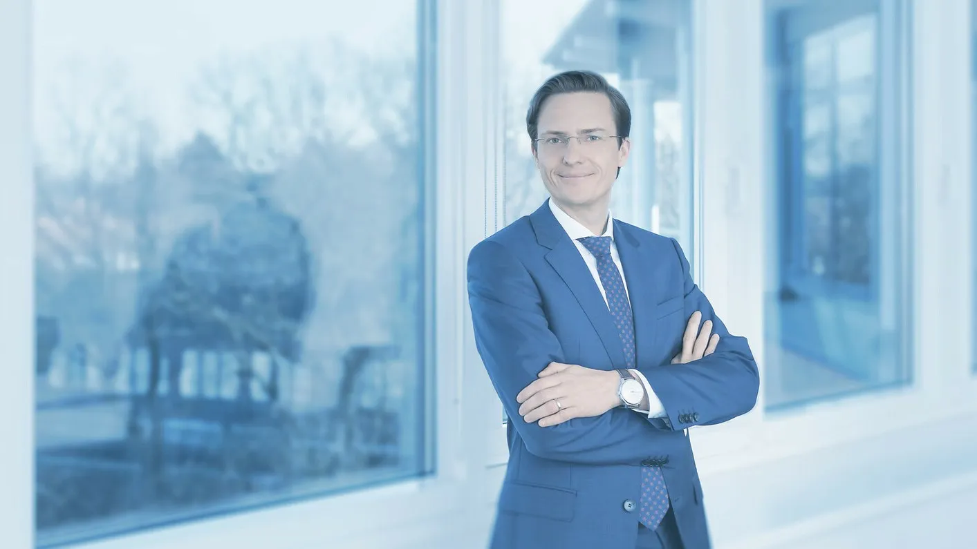 „Bei vielen unserer Kunden wird der Umweltgedanke inzwischen durch konkrete CO2-Ziele messbar gemacht. Dies geht eindeutig über Lippenbekenntnisse hinaus“, Mattes Decker, Geschäftsführer Car Professional Fuhrparkmanagement und Beratungsgesellschaft mbH & Co. KG