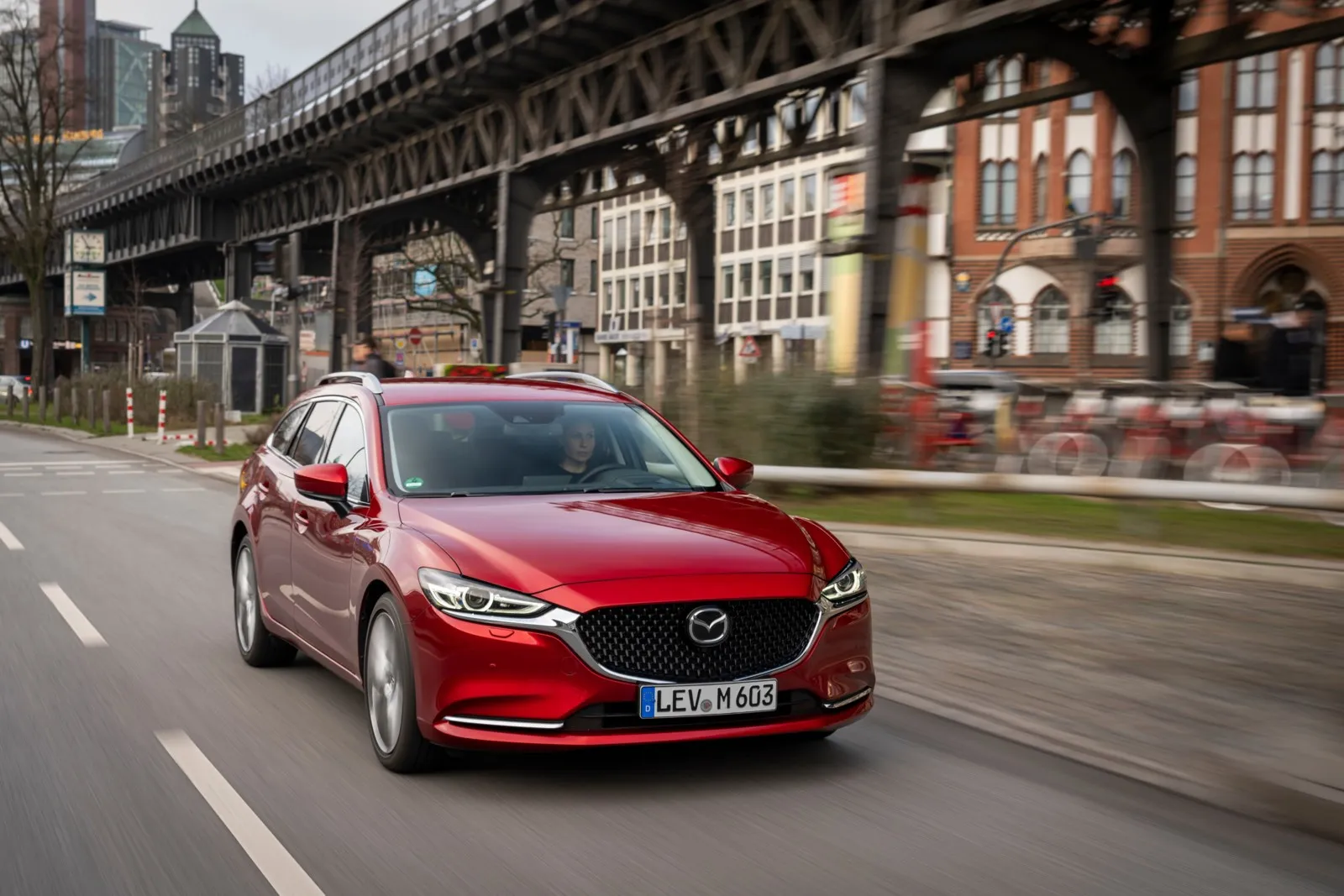 Mazda 6 Kombi Skyactiv-G 194 Skyactiv-Drive: Mit 2.650 Euro fährt der Japaner den Gesamtsieg unseres Wartungskosten-Vergleichs ein.