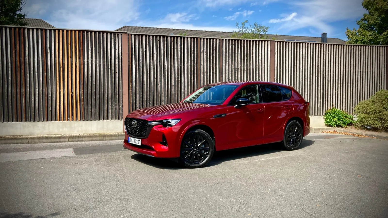 Im Vergleich zu den bestehenden Mazda-Modellen hat der CX-60-Grill deutlich an Kontur gewonnen.