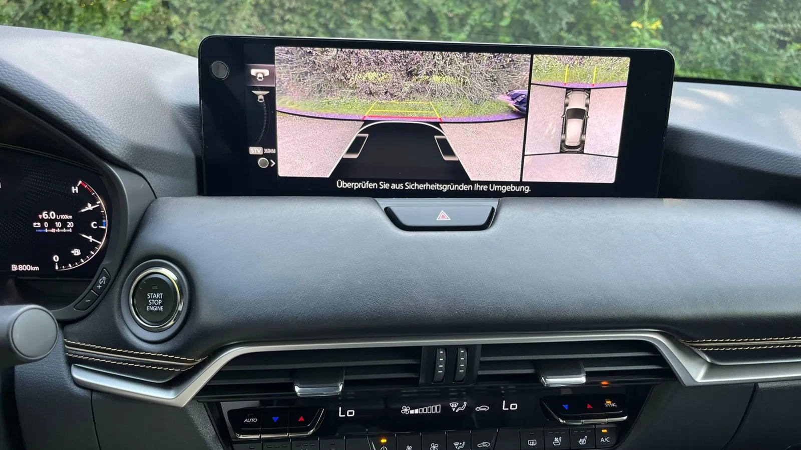 Kompaktes Display mit 360-Grad-Kamera – Touch nur beim Smartphone-Mirroring