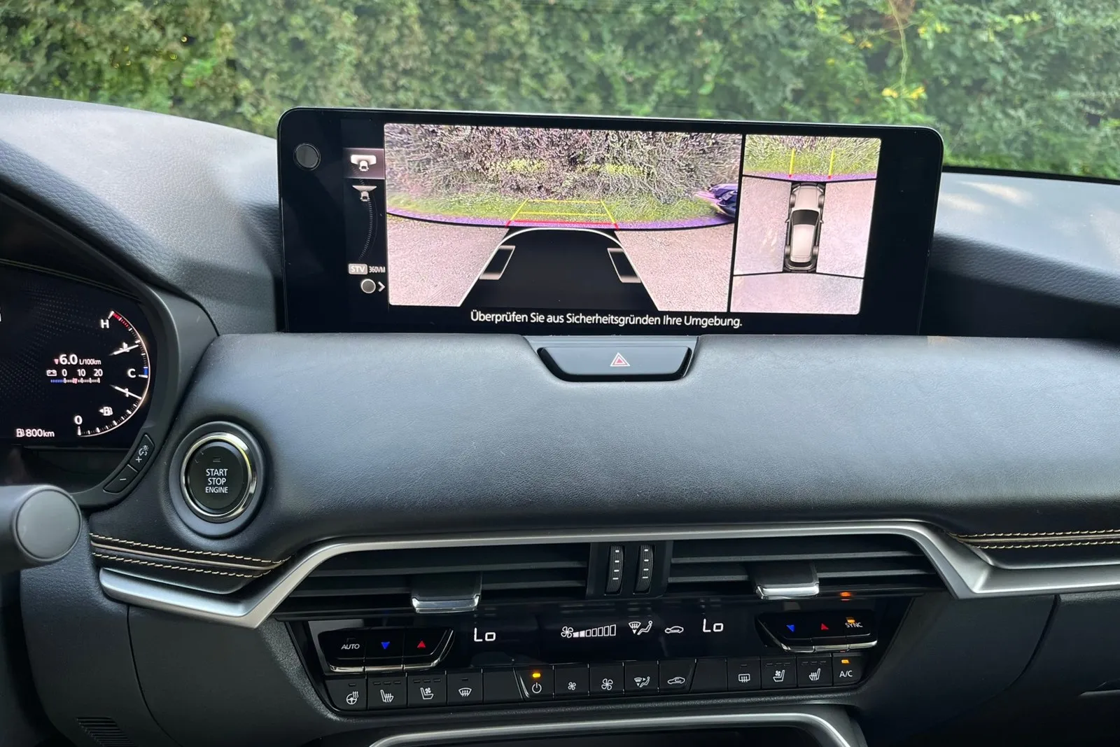 Kompaktes Display mit 360-Grad-Kamera – Touch nur beim Smartphone-Mirroring