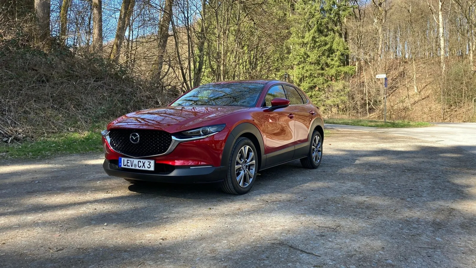 Weiterhin typische Mazda-Linien am CX-30, optische Retuschen gab es nicht.
