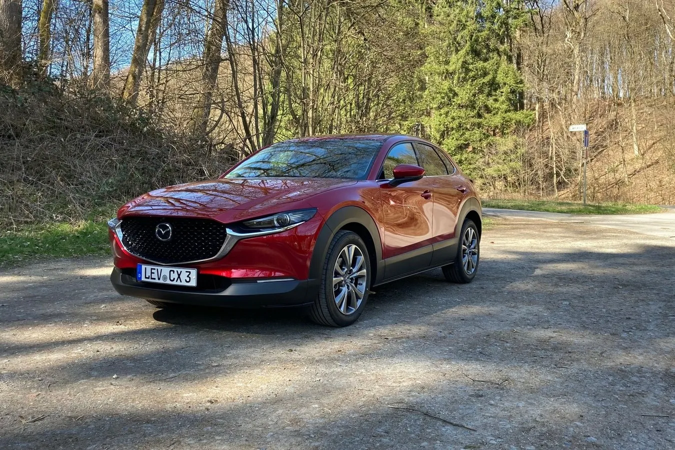Weiterhin typische Mazda-Linien am CX-30, optische Retuschen gab es nicht.