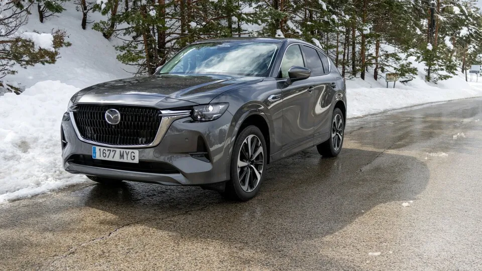 Nach knapp drei Jahren bekommt das Mazda Mittelklasse-SUV CX-60 ein Update.