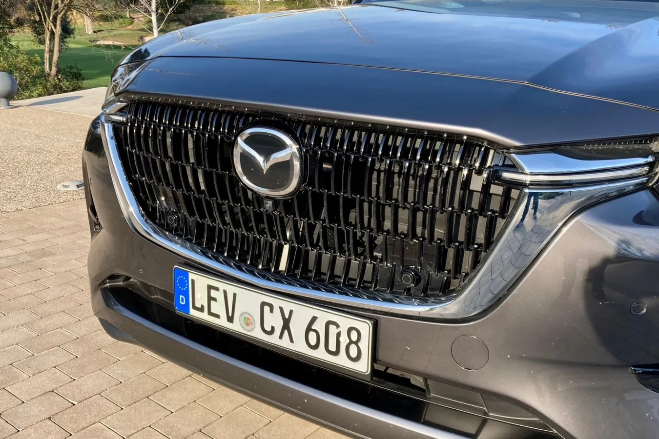 Typischer Mazda-Grill auch am Diesel-CX-60.