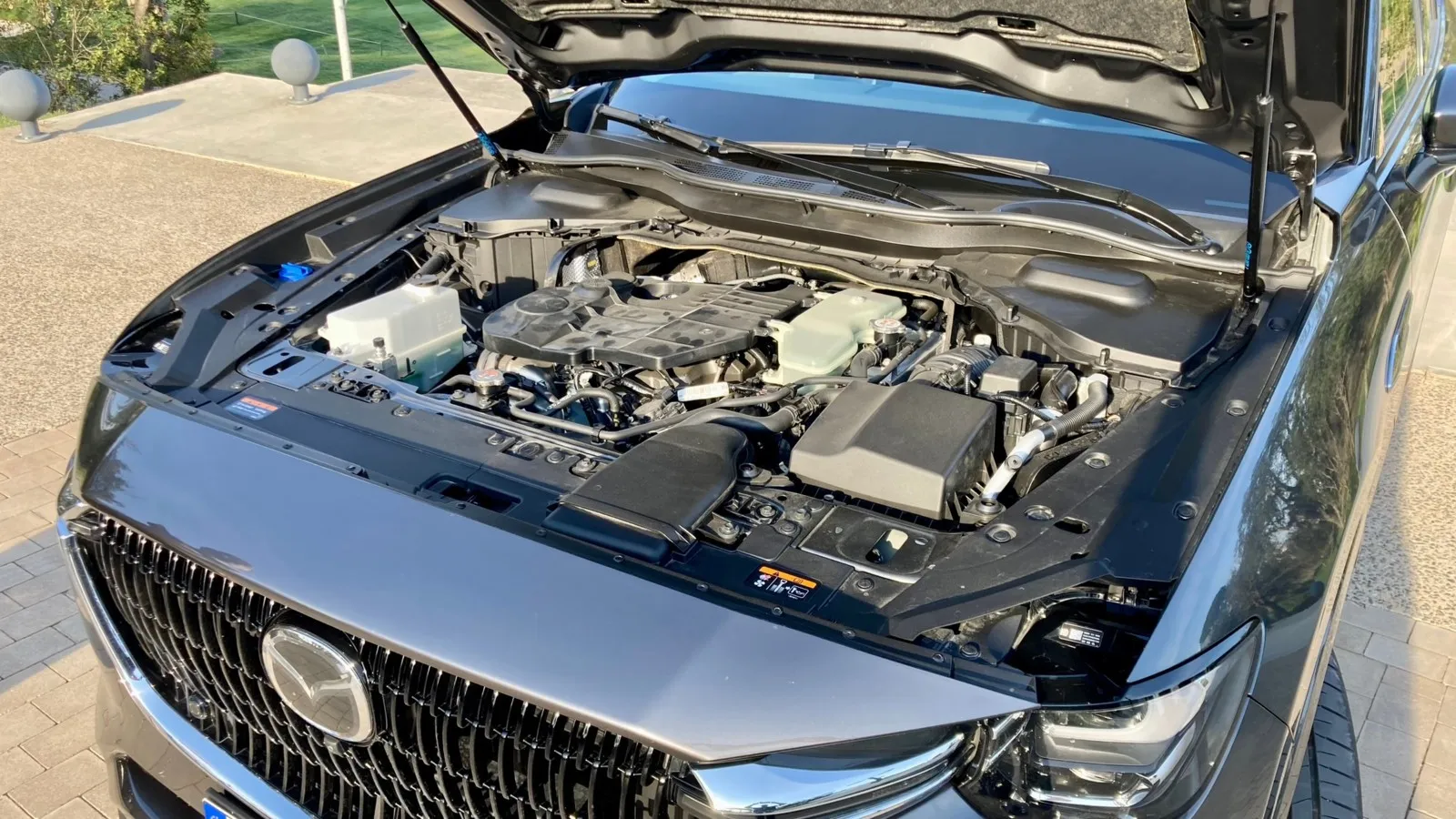 Damit grenzt man sich heute ab: Der Diesel des Mazda CX-60 besitzt sechs Zylinder – angeordnet länge in Reihe.