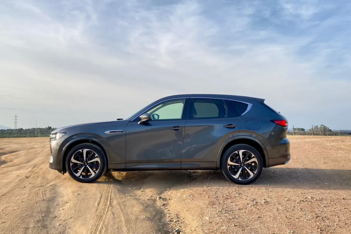 Ansonsten unterscheidet sich der CX-60 s-Skyactiv D nicht vom Plug-in-Hybrid – die lange Haube bleibt.