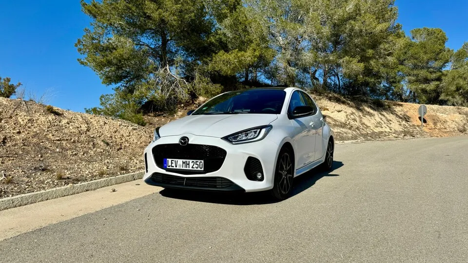 Jetzt mit Familien-Grill: der Mazda 2 Hybrid.