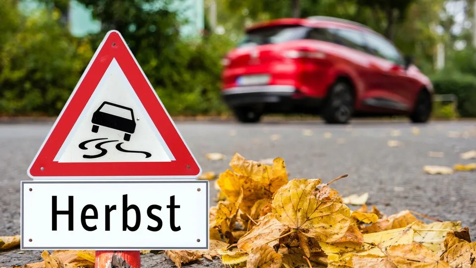 In den dunkleren Jahreszeiten ist im Straßenverkehr wieder mehr Vorsicht geboten.