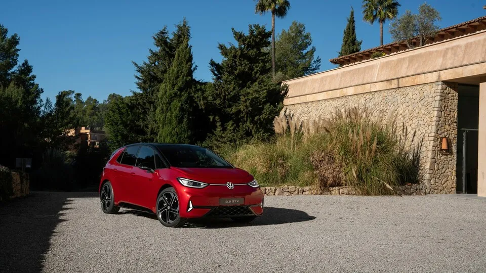 VW ID.3 Pure, Pro und GTX gesellen sich zum Pro S und sind am jetzt bestellbar.
