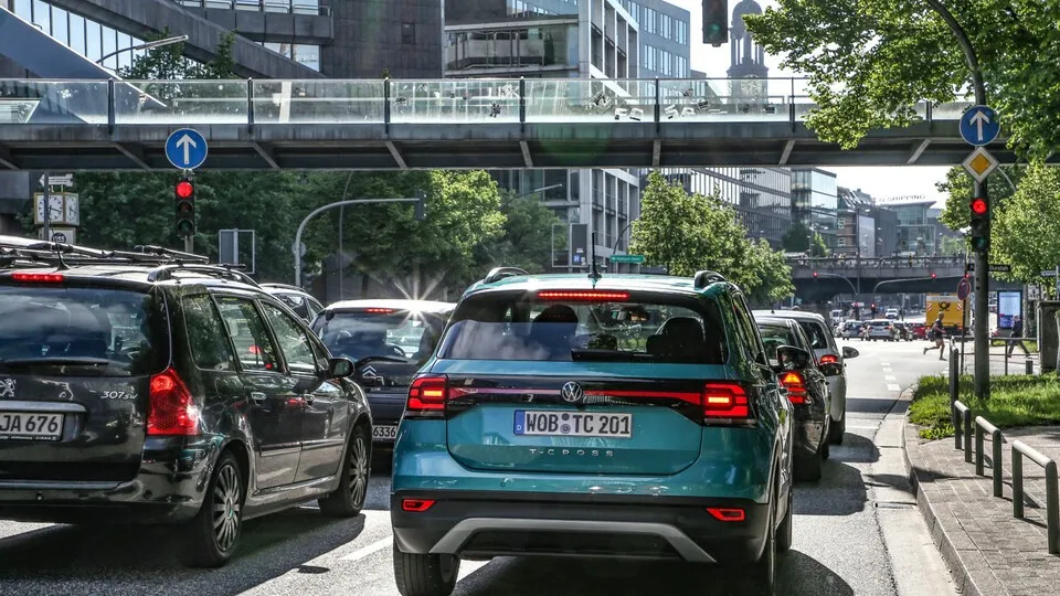 Es wird wieder mehr Fläche von Autos beansprucht, so das Statistische Bundesamt.
