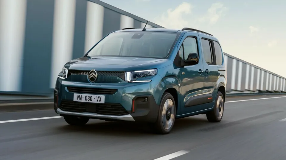 Das Facelift des vollelektrischen e-Berlingo erhält durch eine LFP-Batterie mehr Reichweite.