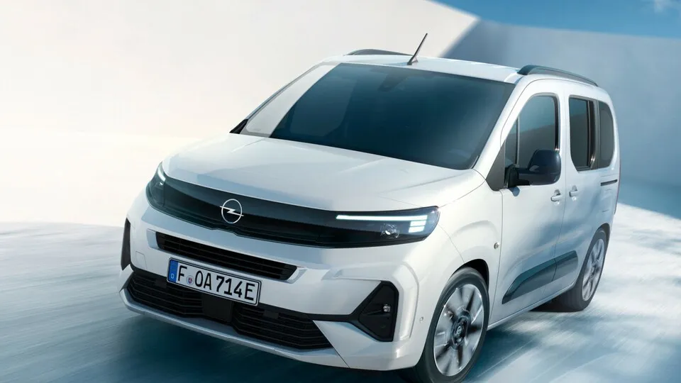 Der Combo Electric bietet bis zu sieben Personen Platz, der elektrische Zafira bis zu neun Personen.