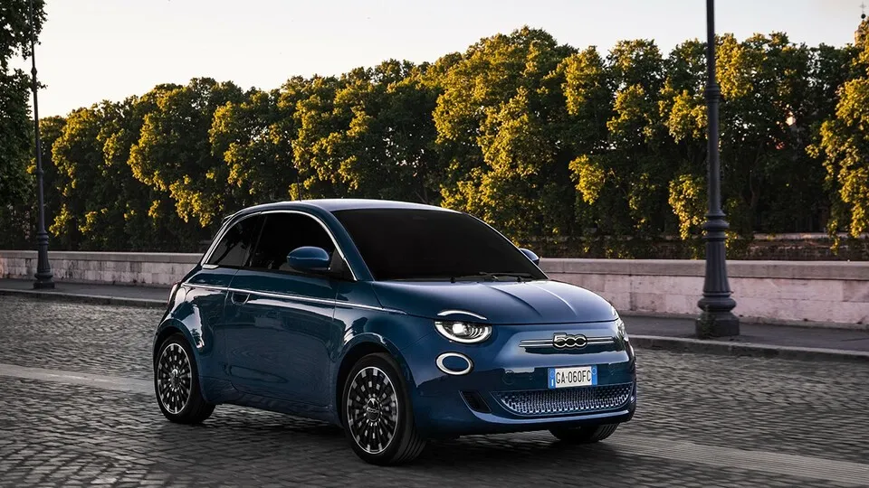 Debütieren soll die Wechseltechnik 2024 in Madrid am Fiat 500.